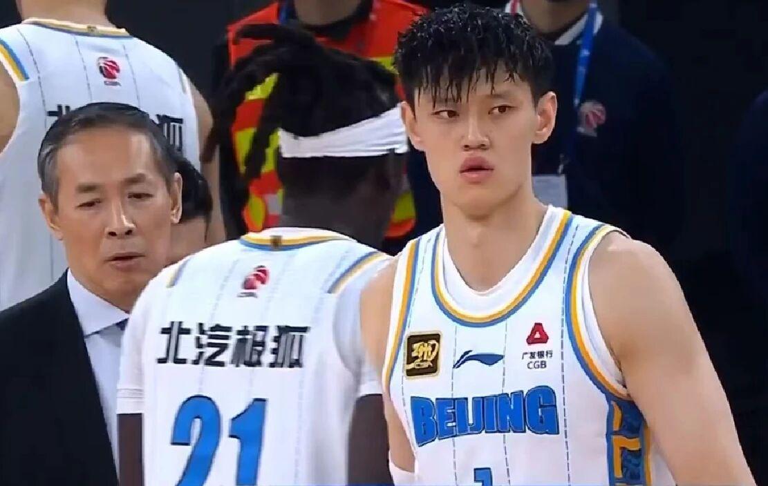 leyu机构-CBA消息!曾凡博最后一轮复出,胡明轩伤病严重,赵继伟引发争议